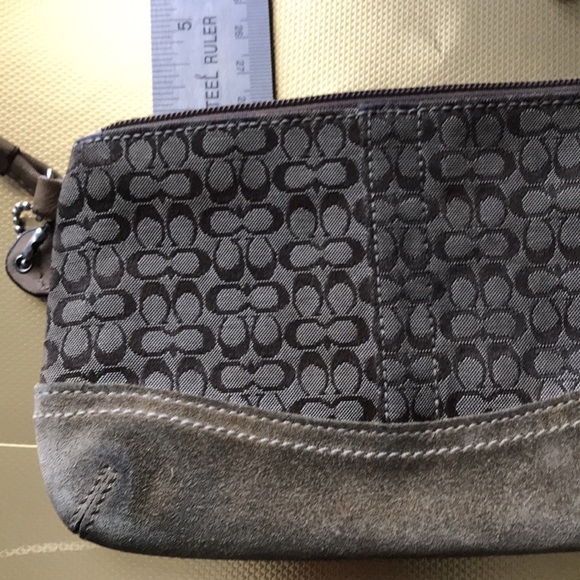 Coach magnolia wristlet purse. Briars brown in color/ khaki. 4 inches deep! - Picture 6 of 8